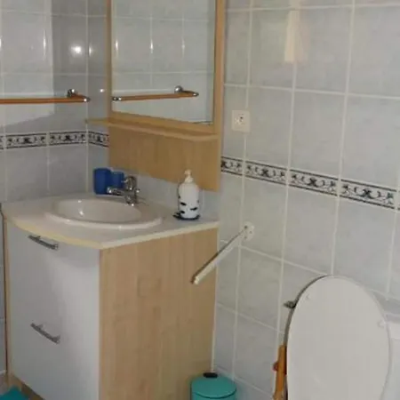 Hotel Attractive With Garden 3*